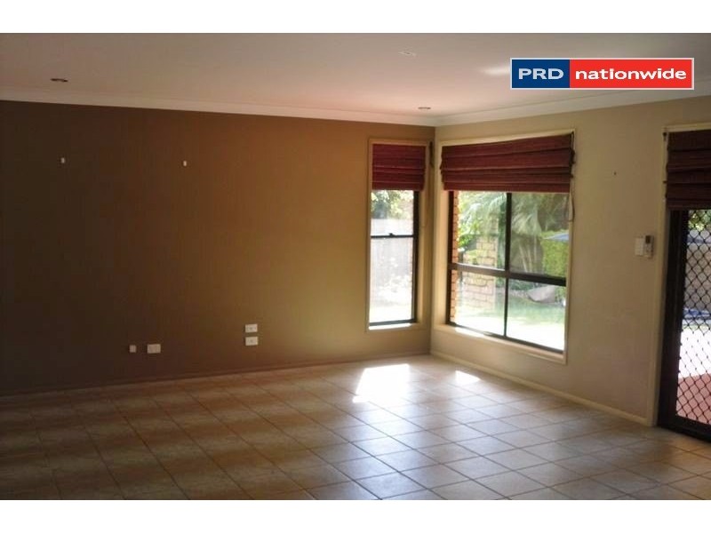 18 Carpenter Way, Sandstone Point QLD 4511