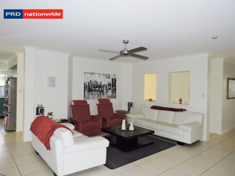 273 BESTMANN RD, Sandstone Point QLD 4511