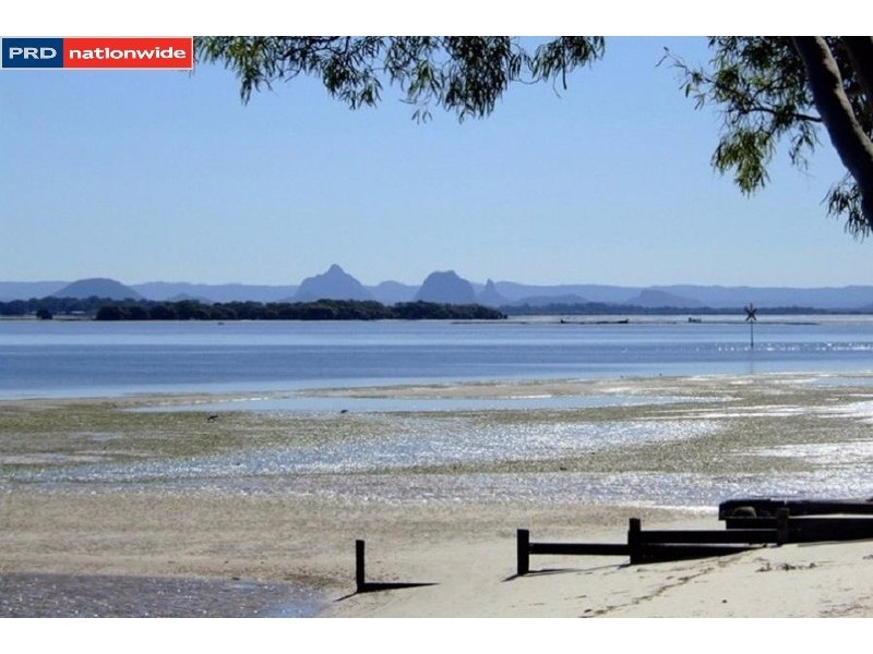 273 BESTMANN RD, Sandstone Point QLD 4511
