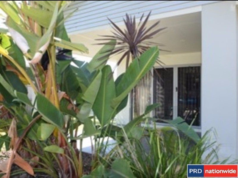 71 Sandstone Boulevard, Ningi QLD 4511