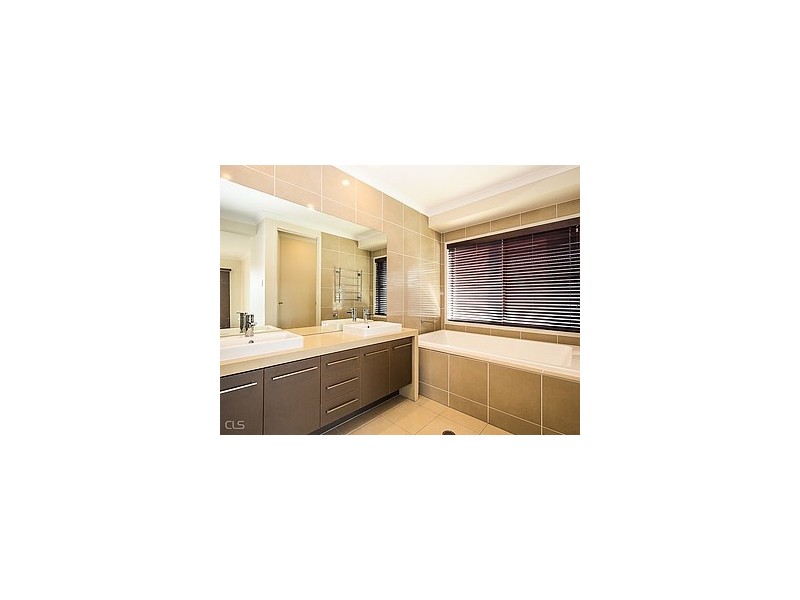 121 Voyagers Drive, Banksia Beach QLD 4507