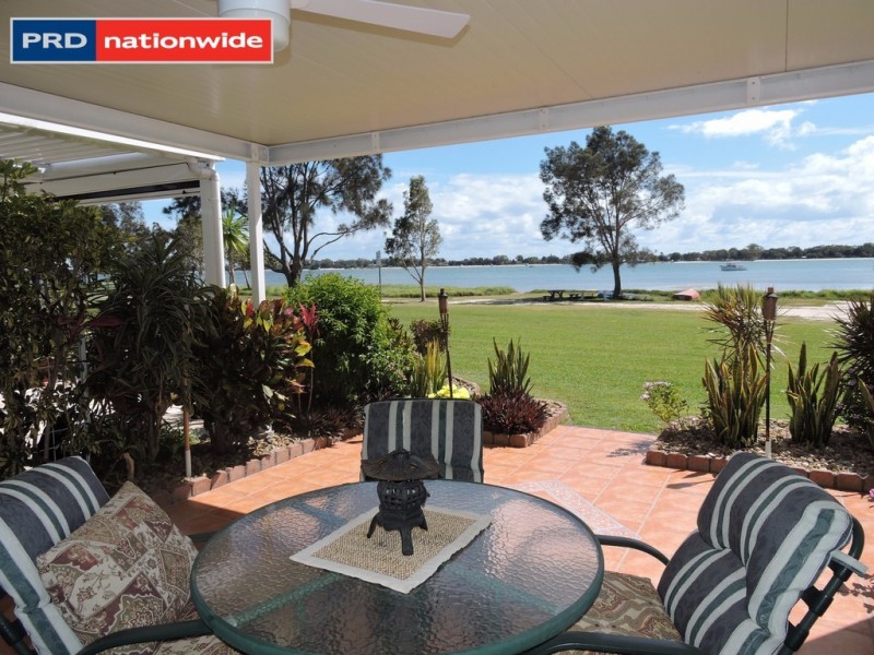 17 A SPINNAKER DRIVE, Sandstone Point QLD 4511