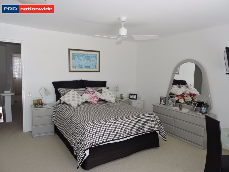 17 A SPINNAKER DRIVE, Sandstone Point QLD 4511