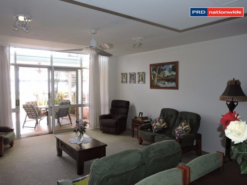 17 A SPINNAKER DRIVE, Sandstone Point QLD 4511