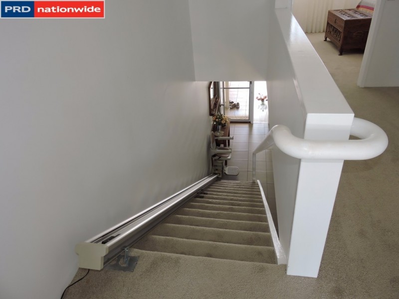 17 A SPINNAKER DRIVE, Sandstone Point QLD 4511