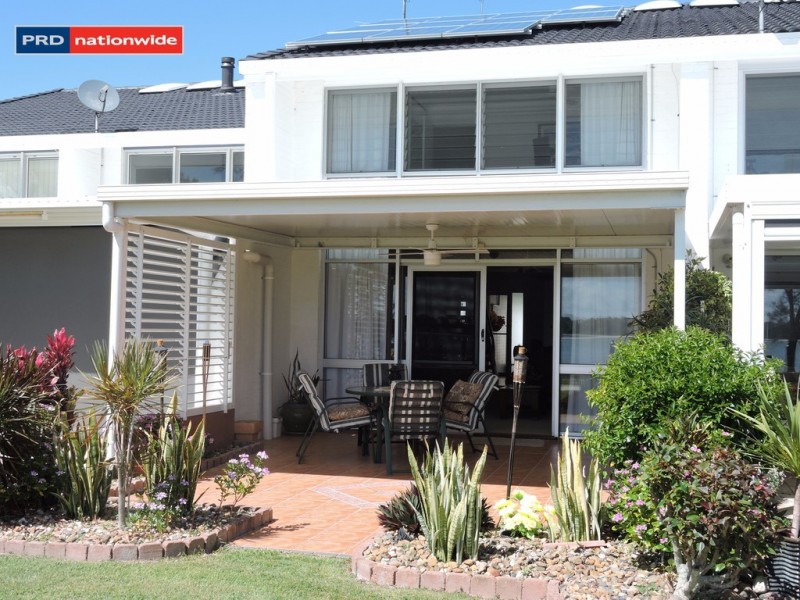 17 A SPINNAKER DRIVE, Sandstone Point QLD 4511