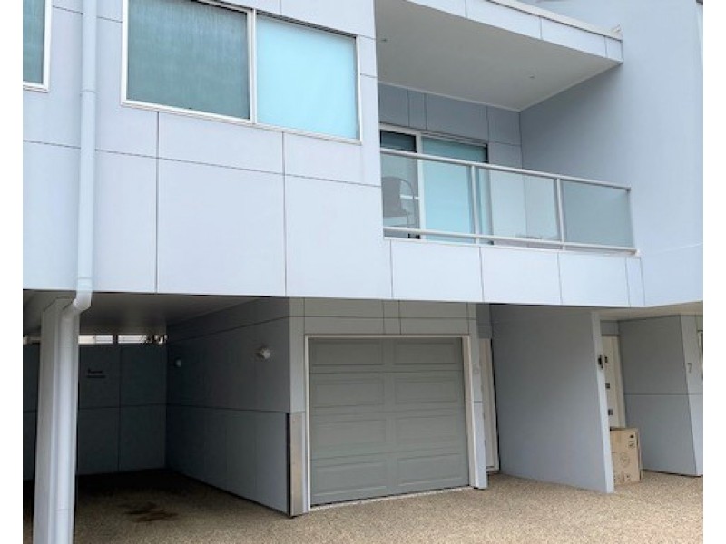 6/15-17 Sylvan Beach Esplanade, Bellara QLD 4507