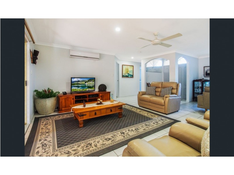 2 Headsail Drive, Banksia Beach QLD 4507