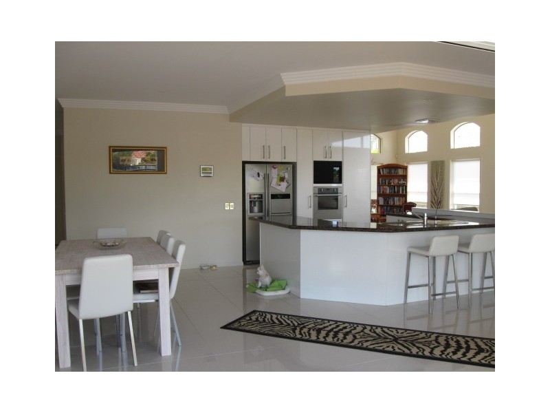 19 Trimaran Crt, Banksia Beach QLD 4507