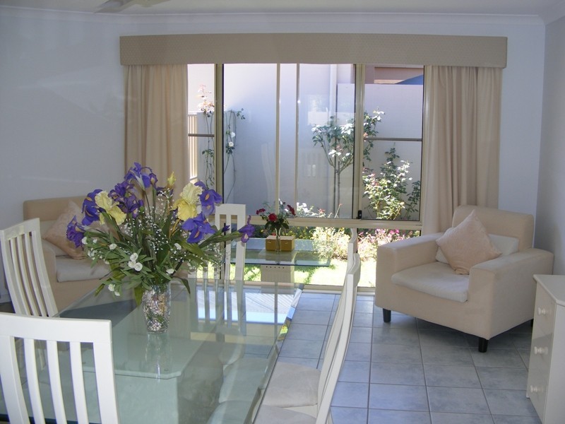 Sandstone Point QLD 4511