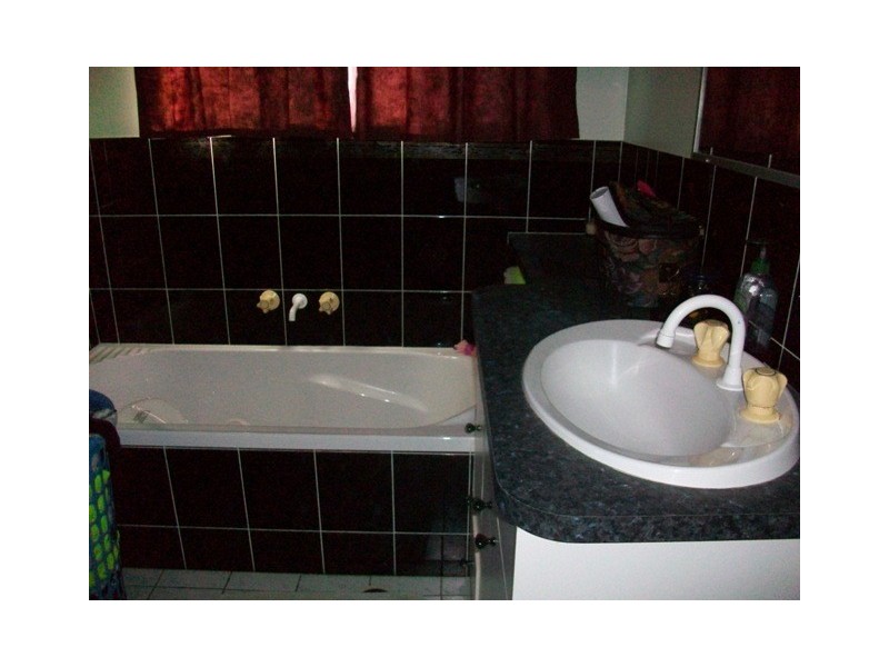 Sandstone Point QLD 4511