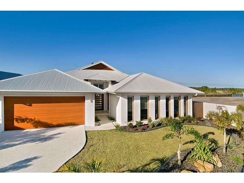 135 Marina Blvd, Banksia Beach QLD 4507