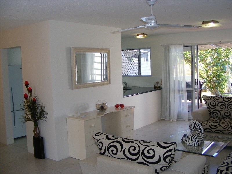 Sandstone Point QLD 4511