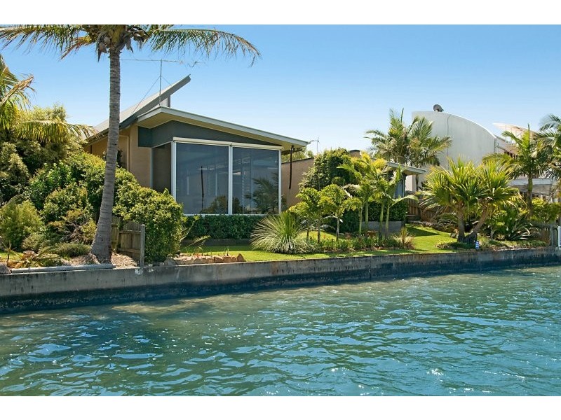 19 Norrland Cres, Bribie Island QLD 4507