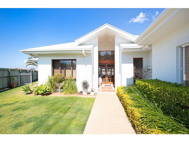 7 Skysail Crt, Banksia Beach QLD 4507