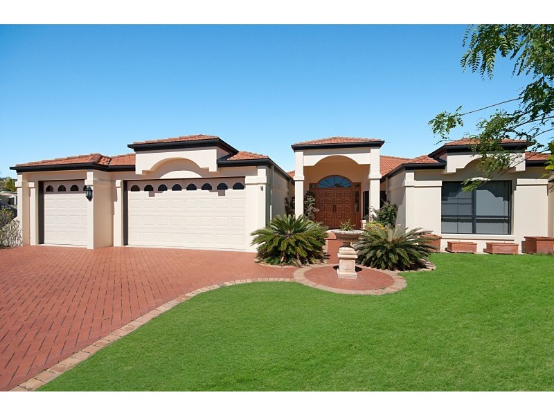 53 Voyagers Dve, Bribie Island QLD 4507