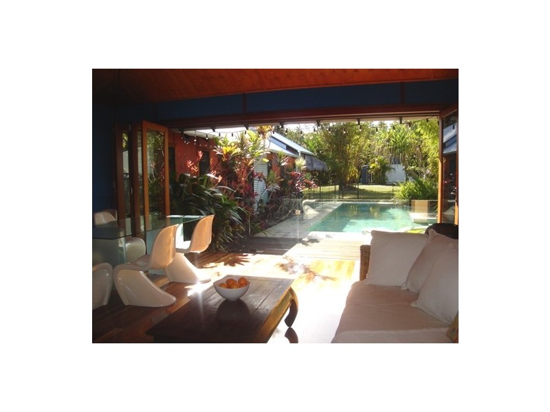 166 White Patch Esp, Bribie Island QLD 4507