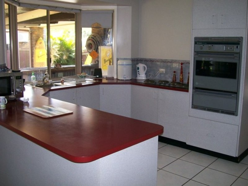 8 Gordon cres, Sandstone Point QLD 4511