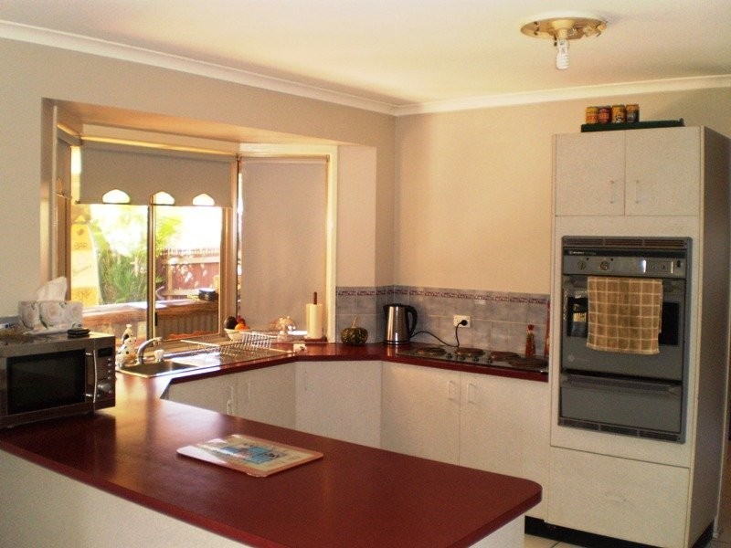 8 Gordon cres, Sandstone Point QLD 4511