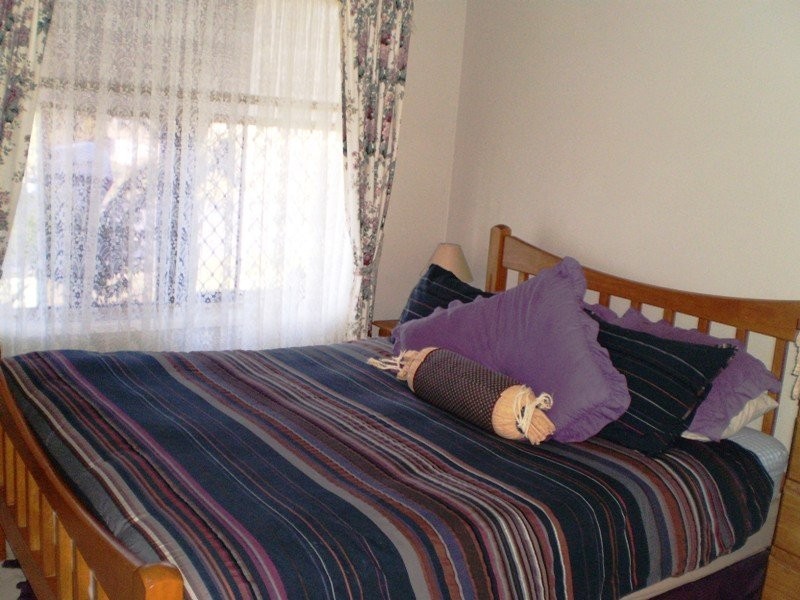 8 Gordon cres, Sandstone Point QLD 4511