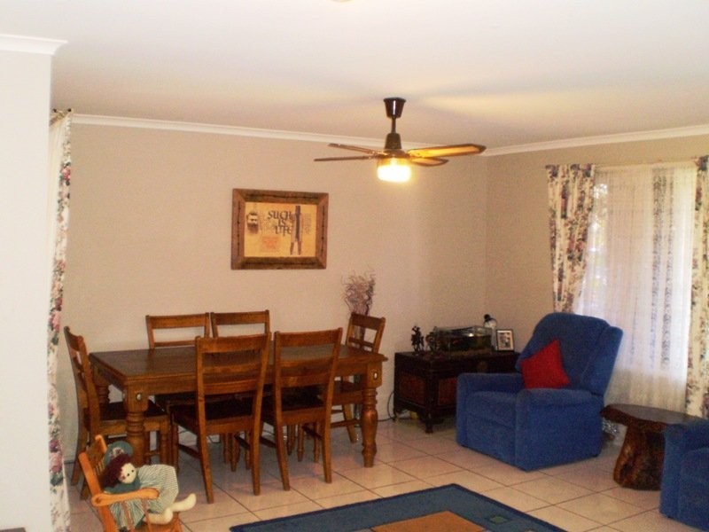 8 Gordon cres, Sandstone Point QLD 4511