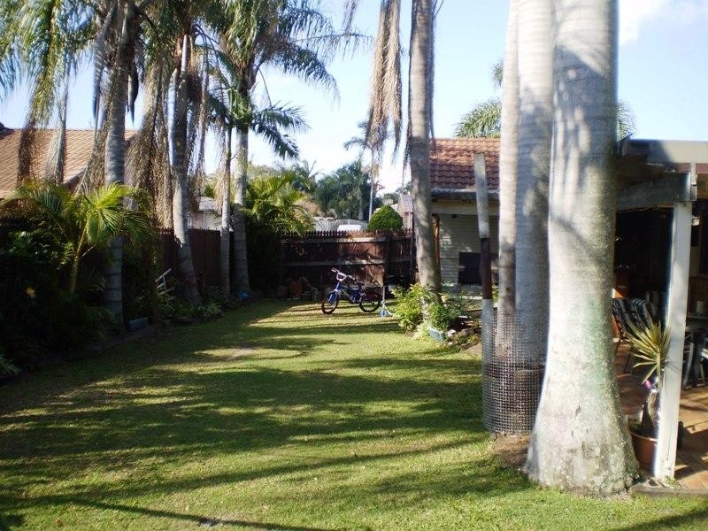 8 Gordon cres, Sandstone Point QLD 4511