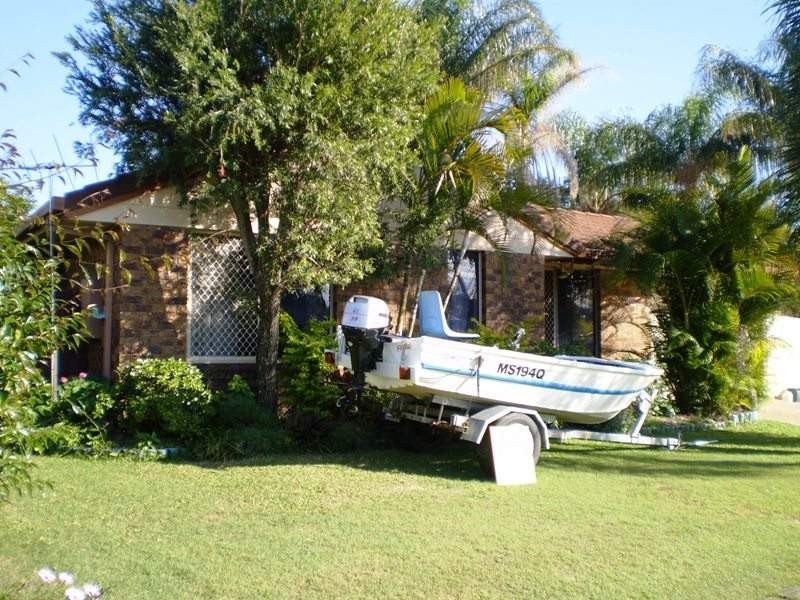 8 Gordon cres, Sandstone Point QLD 4511