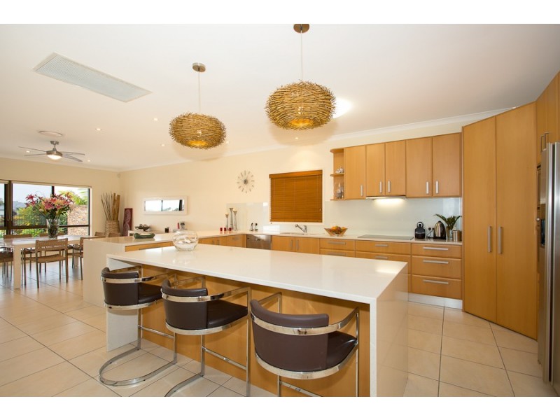 52 North Point, Banksia Beach QLD 4507