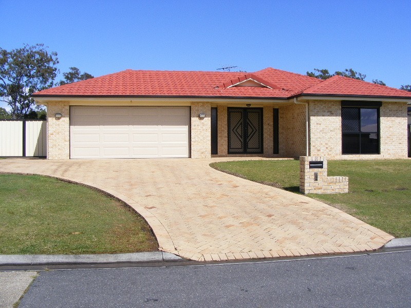 1 Wategoes Street, Sandstone Point QLD 4511