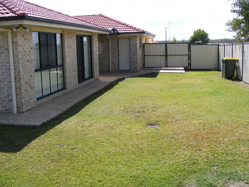 1 Wategoes Street, Sandstone Point QLD 4511