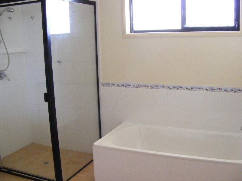 1 Wategoes Street, Sandstone Point QLD 4511