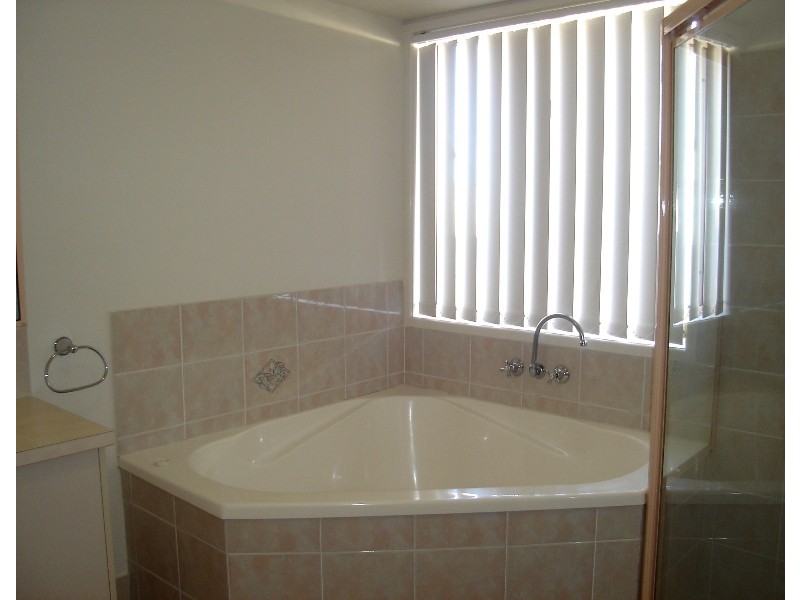 28 Topsail Circuit, Banksia Beach QLD 4507