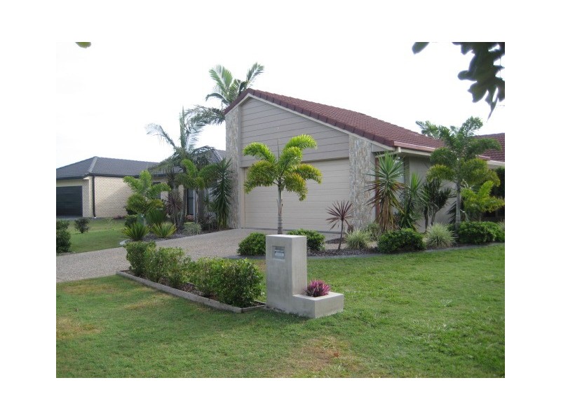 28 Topsail Circuit, Banksia Beach QLD 4507