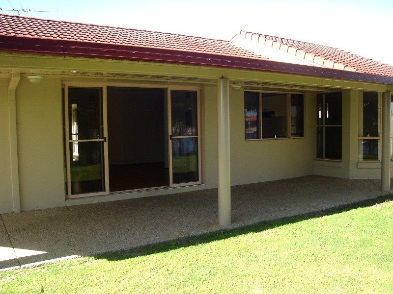 28 Topsail Circuit, Banksia Beach QLD 4507