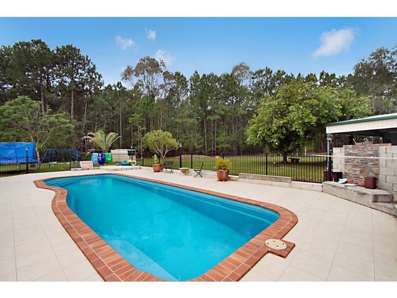 22 Taksan Place, Ningi QLD 4511