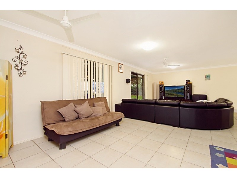 22 Taksan Place, Ningi QLD 4511