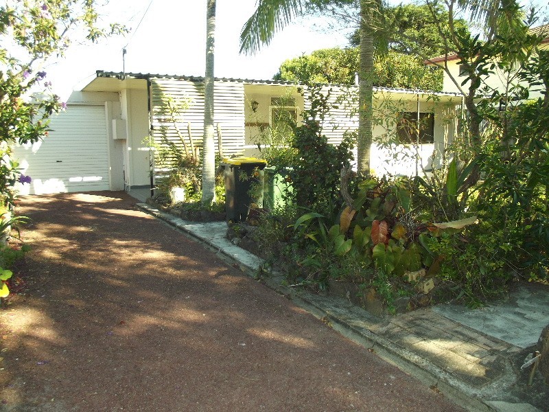 25 Dianthus Ave, Banksia Beach QLD 4507