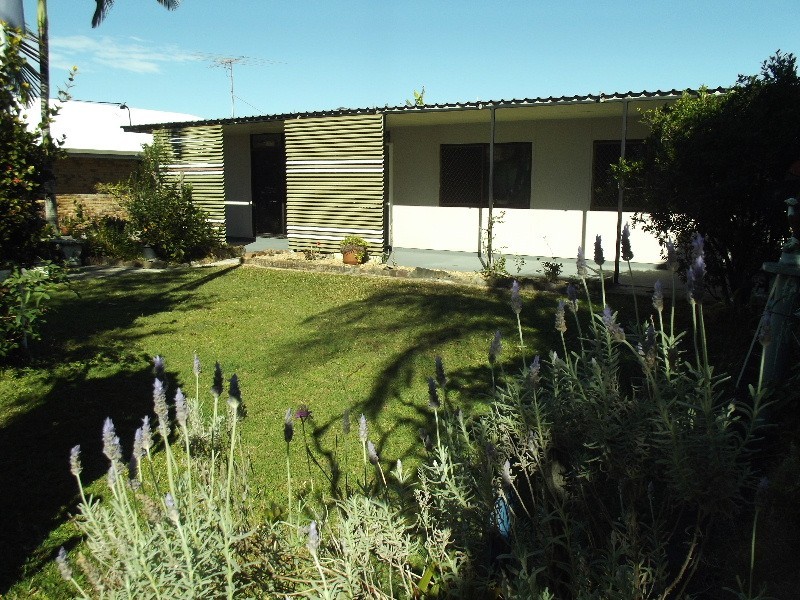 25 Dianthus Ave, Banksia Beach QLD 4507