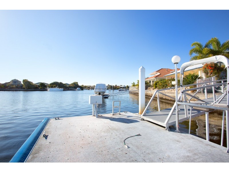 7 Voyagers Drive, Banksia Beach QLD 4507