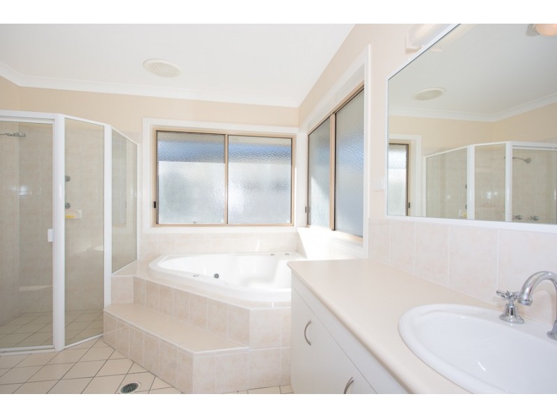 7 Voyagers Drive, Banksia Beach QLD 4507