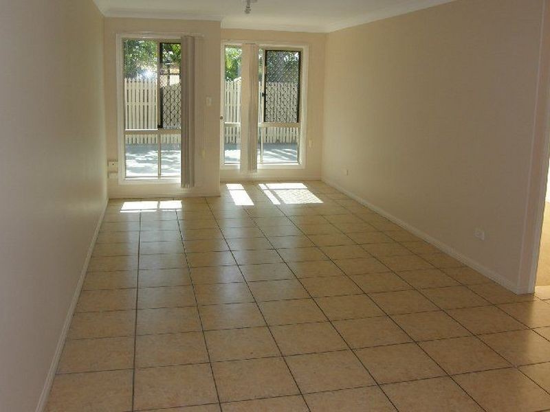 Unit 2, 5 Clarke Terrace, Sandstone Point QLD 4511