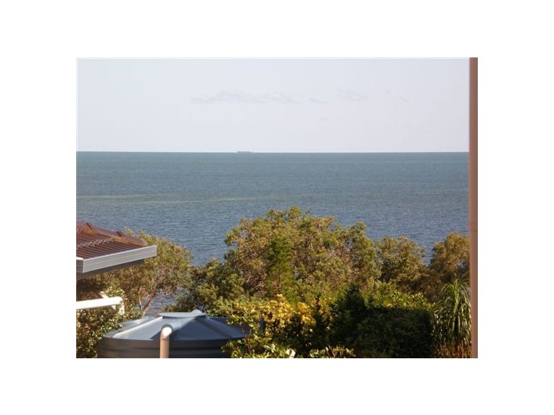 Unit 2, 5 Clarke Terrace, Sandstone Point QLD 4511