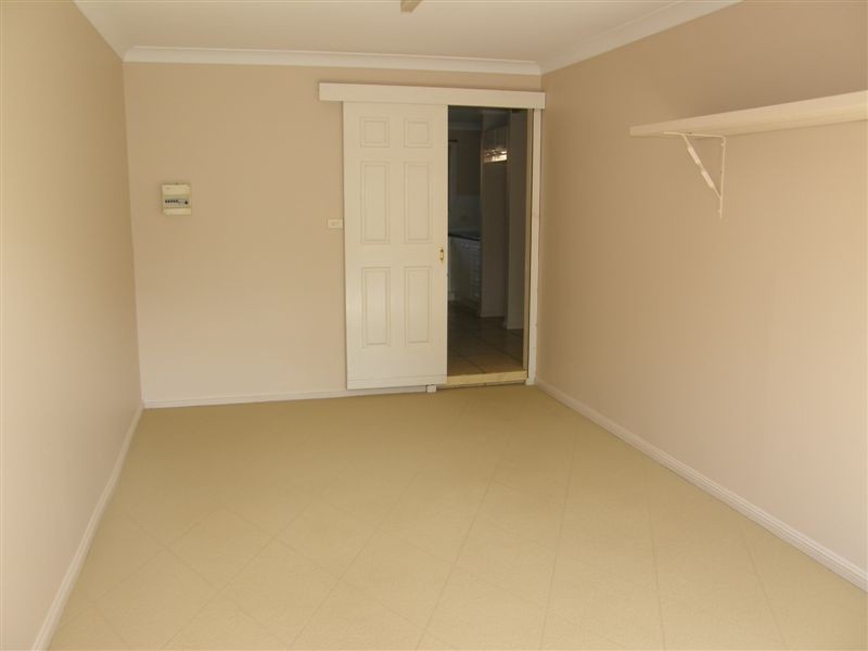 Unit 2, 5 Clarke Terrace, Sandstone Point QLD 4511