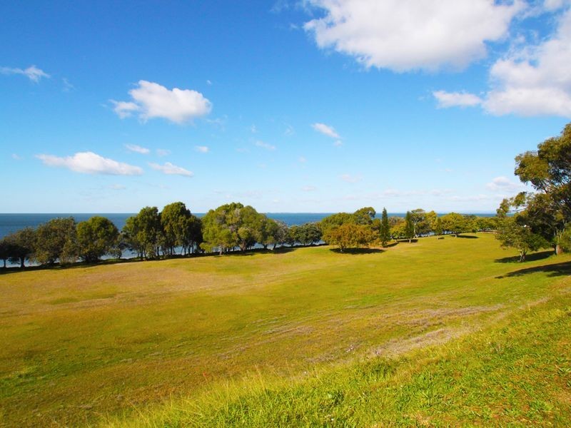 Unit 2, 5 Clarke Terrace, Sandstone Point QLD 4511
