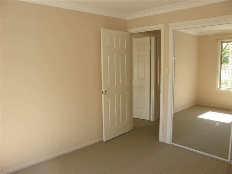 Unit 2, 5 Clarke Terrace, Sandstone Point QLD 4511