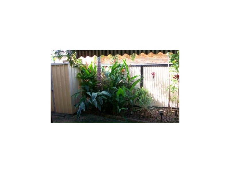 Unit 2, 5 Clarke Terrace, Sandstone Point QLD 4511