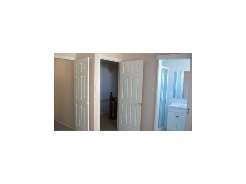 Unit 2, 5 Clarke Terrace, Sandstone Point QLD 4511