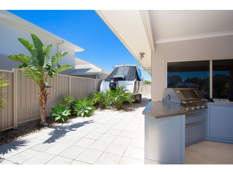 18 Barklya Cres, Bongaree QLD 4507