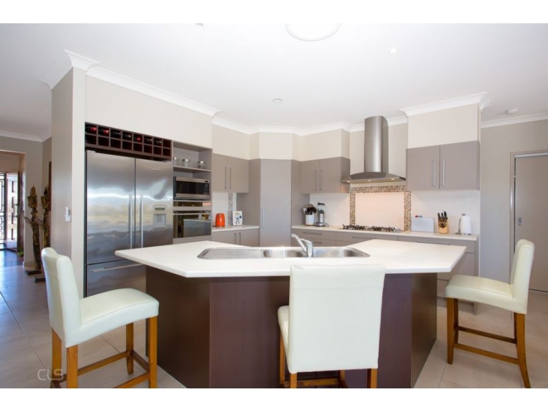 18 Barklya Cres, Bongaree QLD 4507