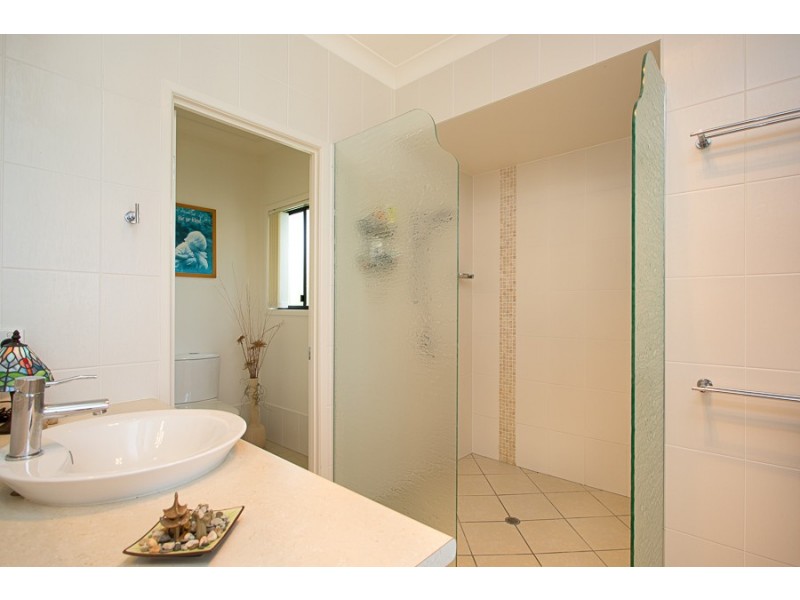 11 Botany Cres, Banksia Beach QLD 4507